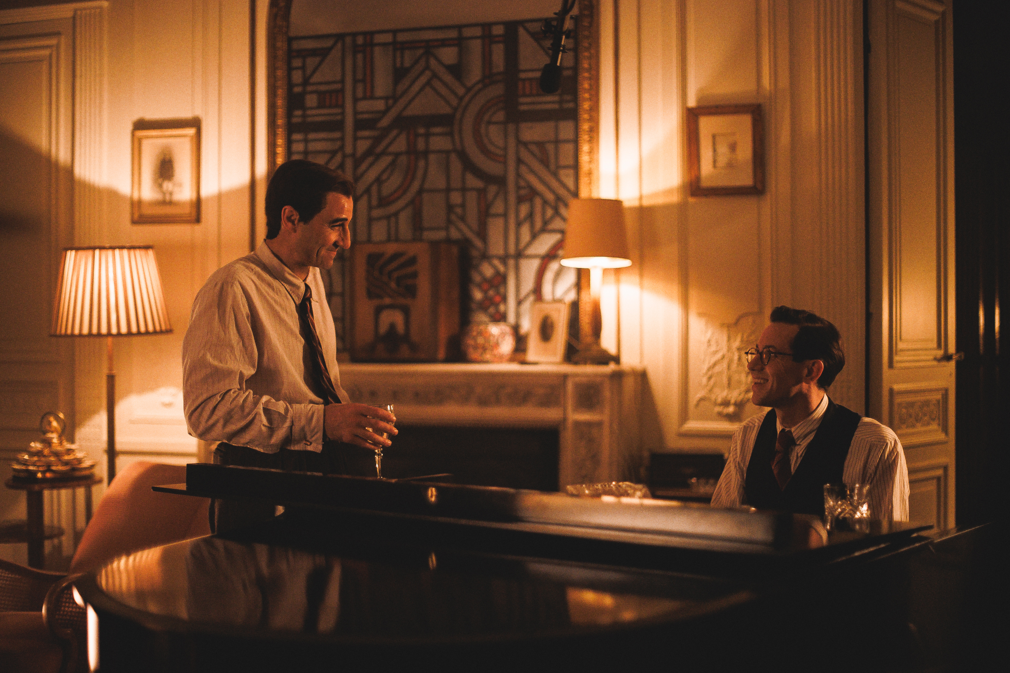 Szenenbild zu Monsieur Aznavour