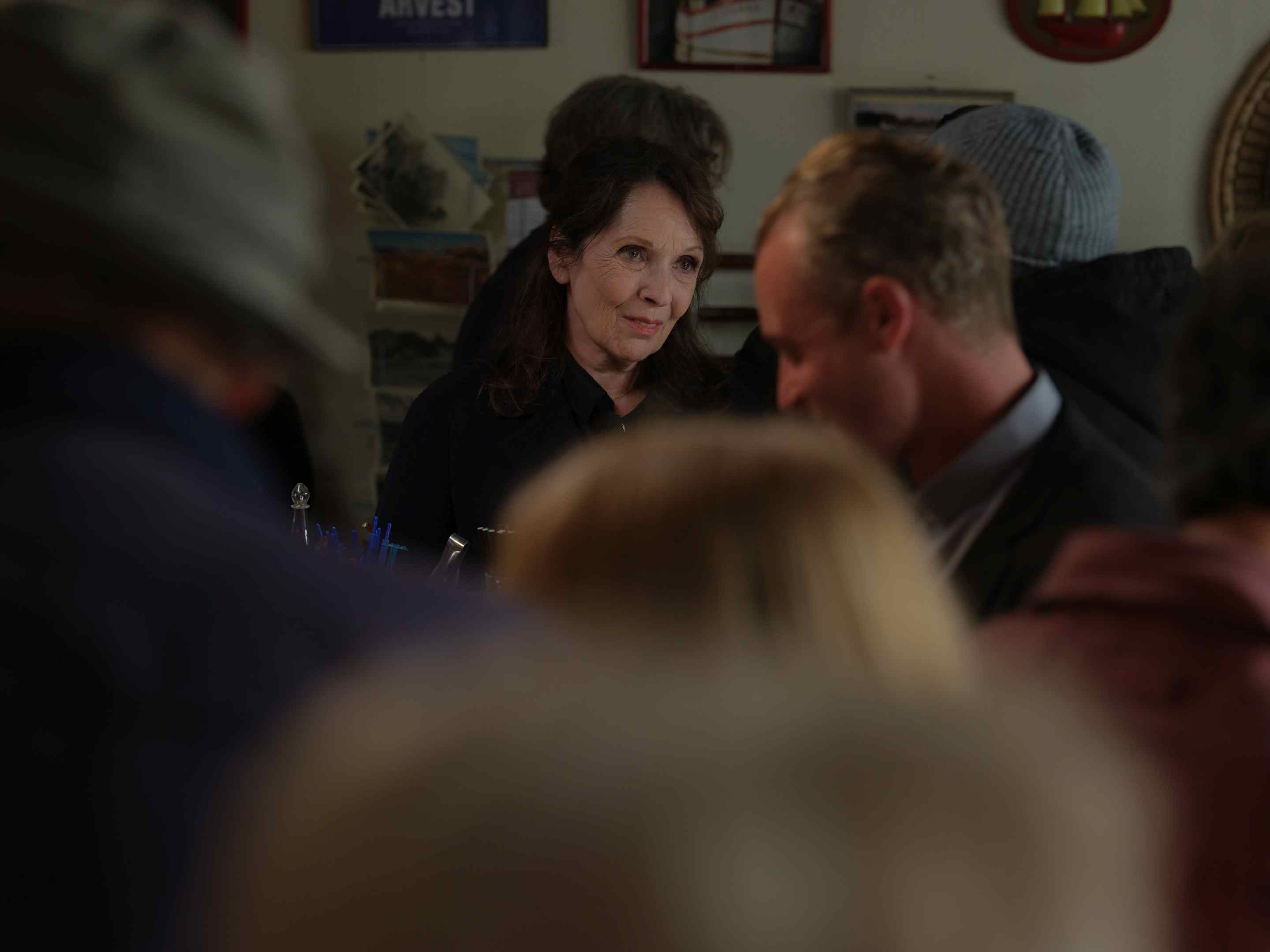 Szenenbild zu Das große Los - 1 Insel, 40 Einwohner, 2 Betrüger