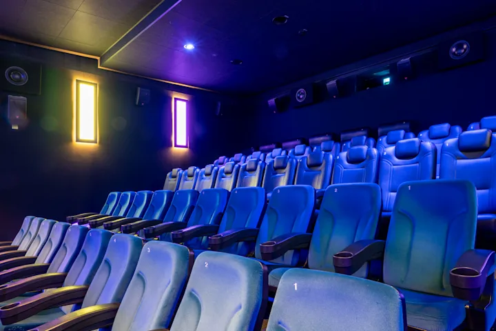 Meitingen_Saal_6_side_front