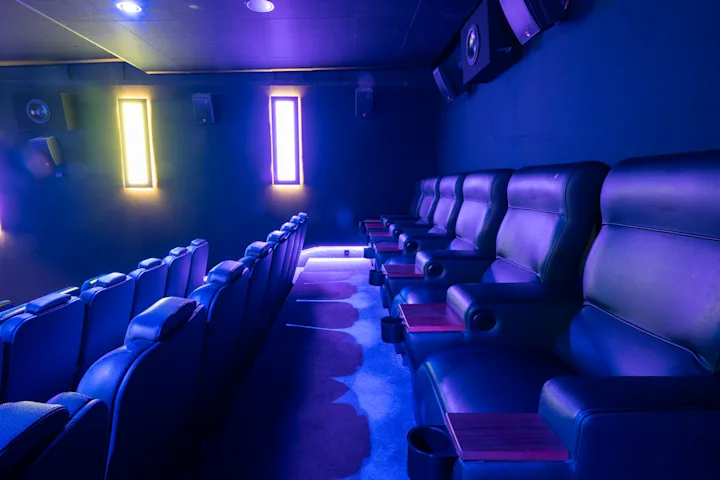 Meitingen_Saal_6_side