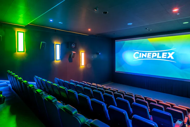 Meitingen_Saal_5_side_back_HDR