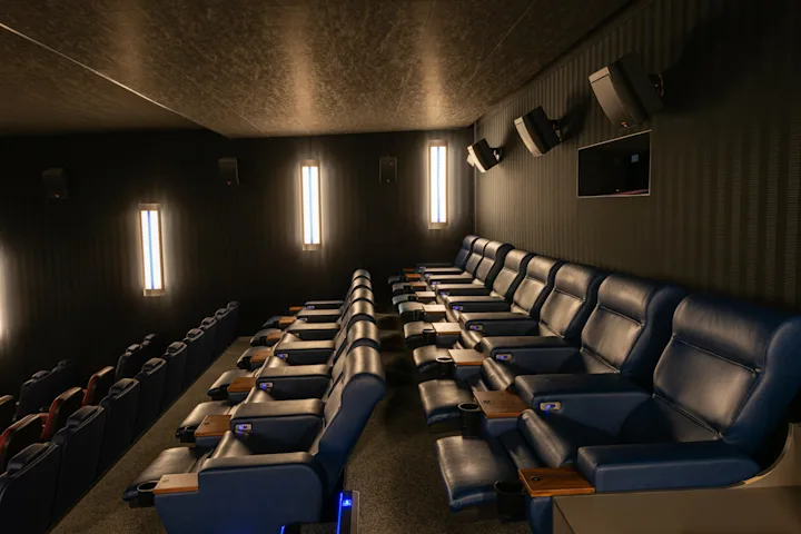 Aichach_Saal_07_side_recliner