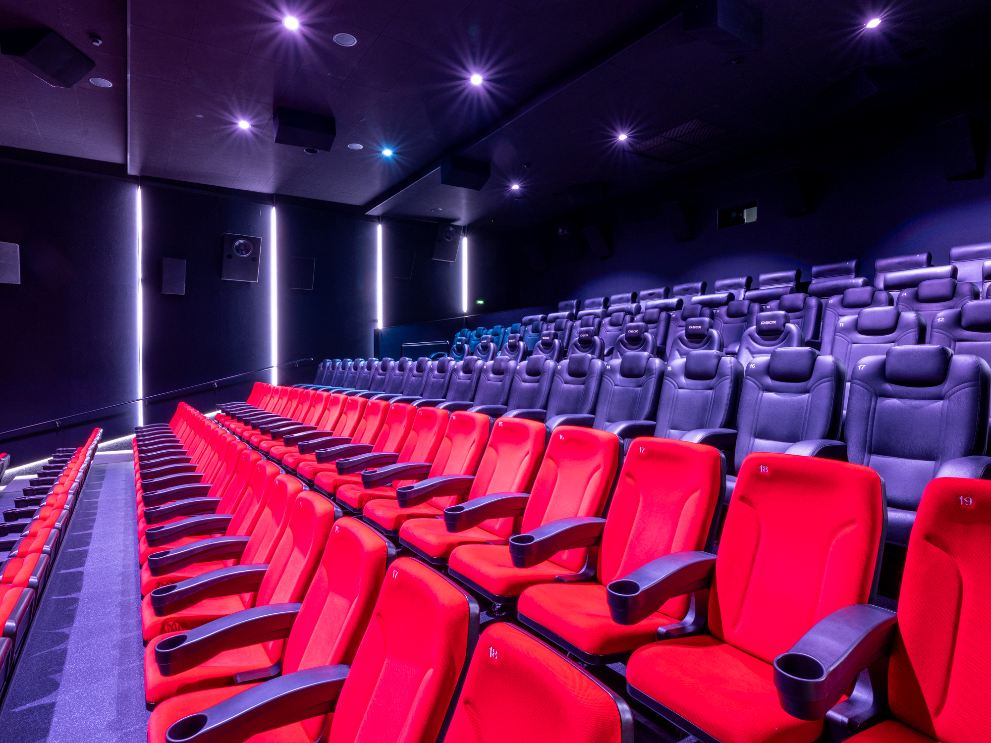 Meitingen_Saal_4_side_front1