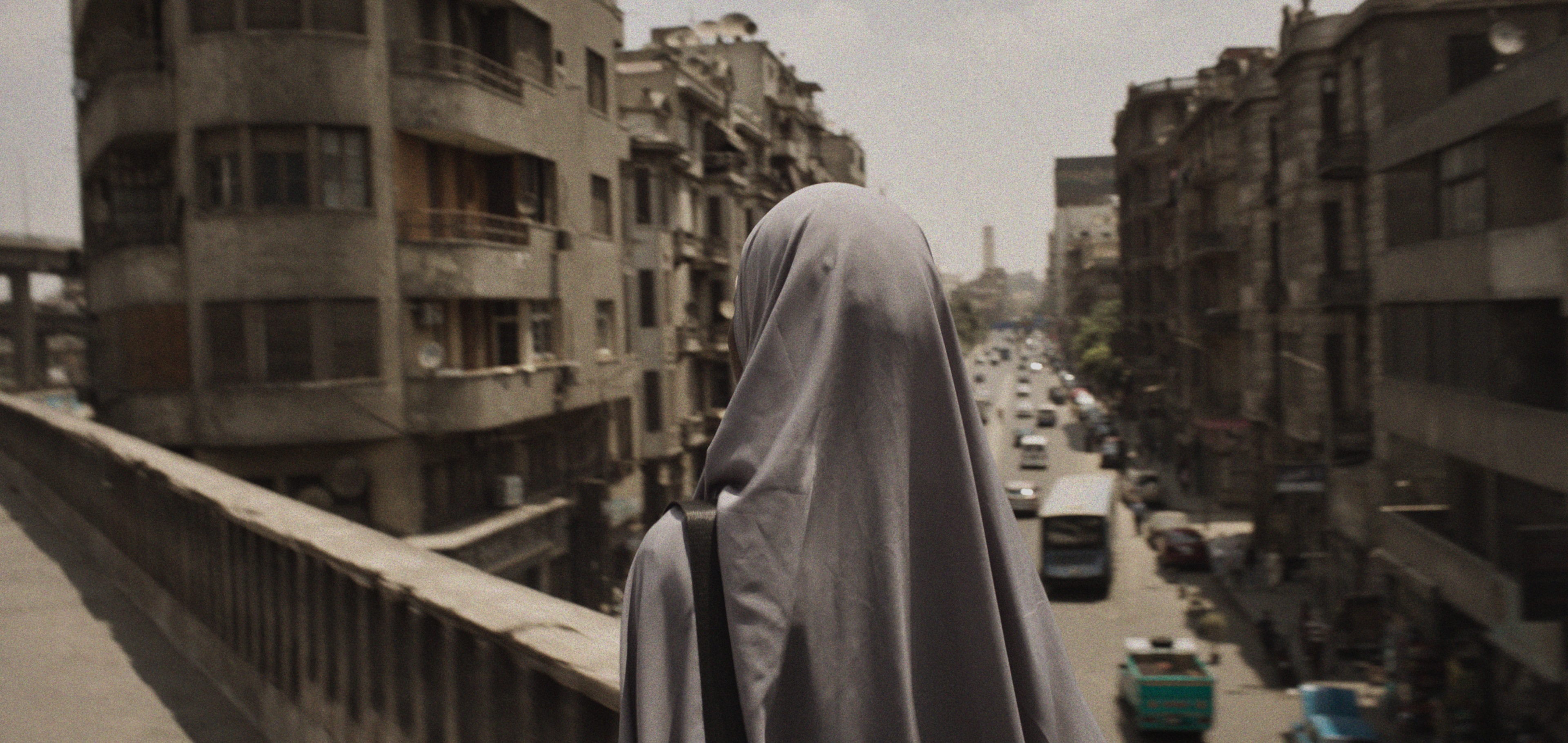 Szenenbild zu Aisha Can't Fly Away