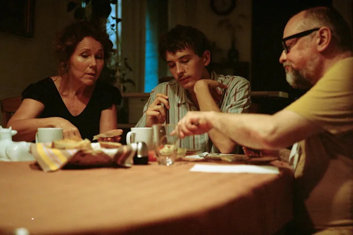 Szenenbild zu Eine Erklärung für alles