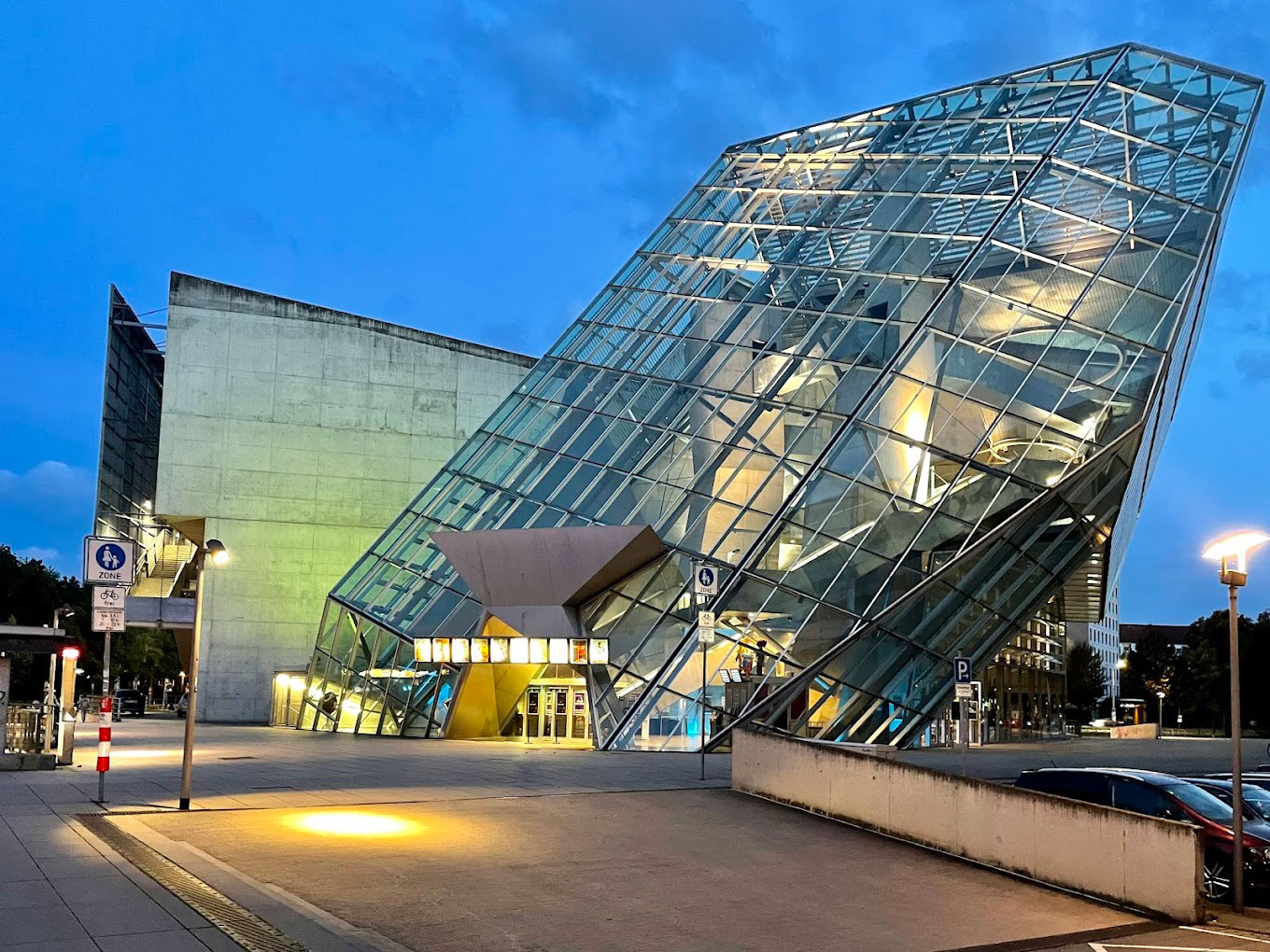 Cineplex Kristallpalast Dresden Außenansicht
