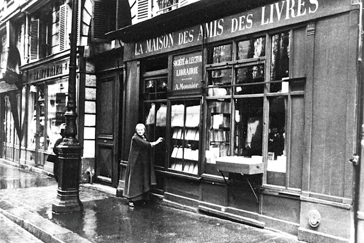 Szenenbild zu Paris Was A Woman