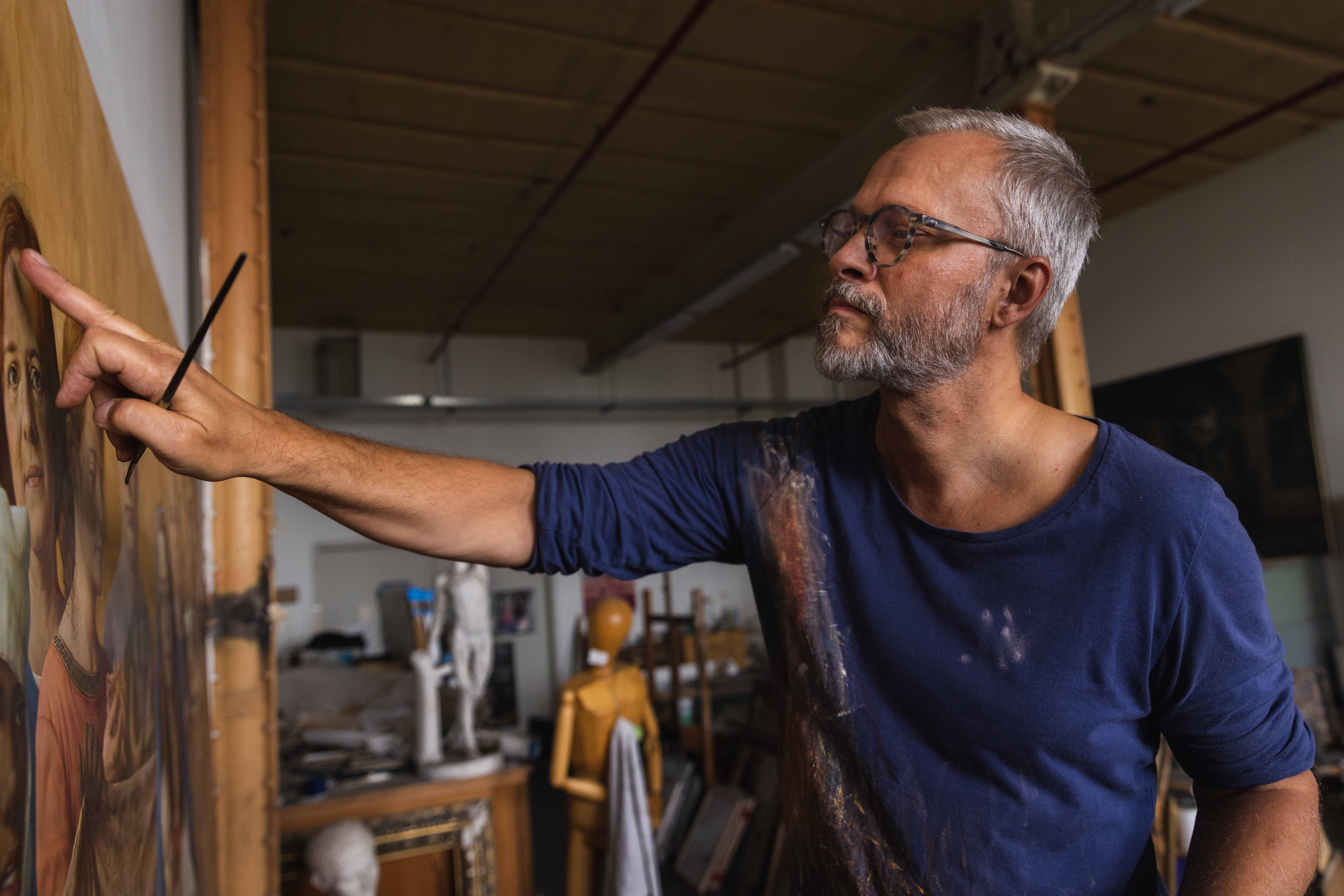 Szenenbild zu Triegel trifft Cranach - Malen im Widerstreit der Zeiten