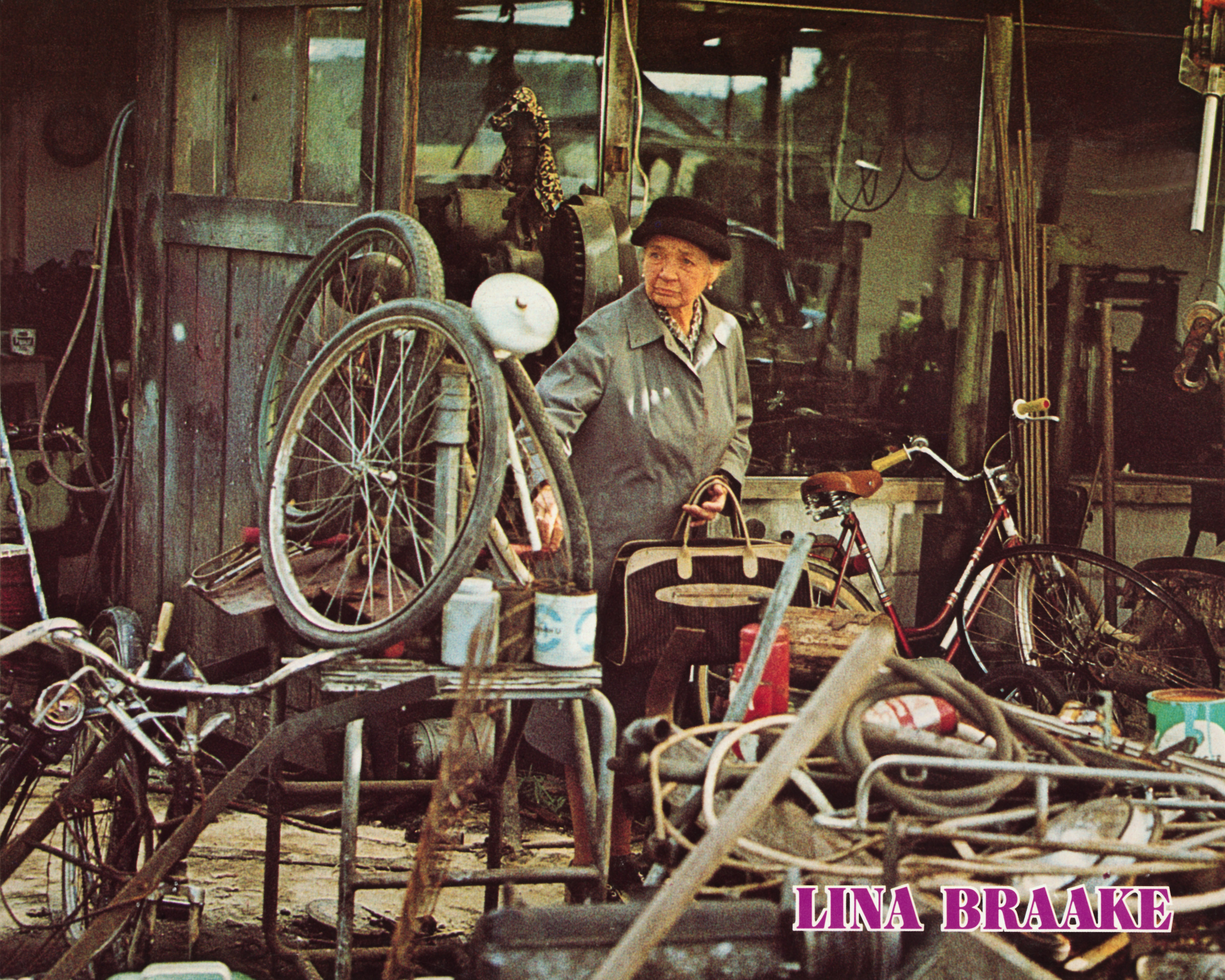 Szenenbild zu Lina Braake oder Die Interessen der Bank können nicht die Interessen sein, die Lina Braake hat