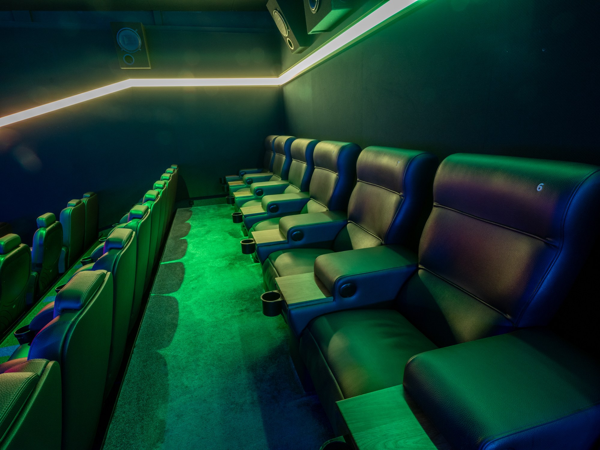 Meitingen_Saal_7_side_recliner1