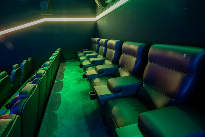 Meitingen_Saal_7_side_recliner1