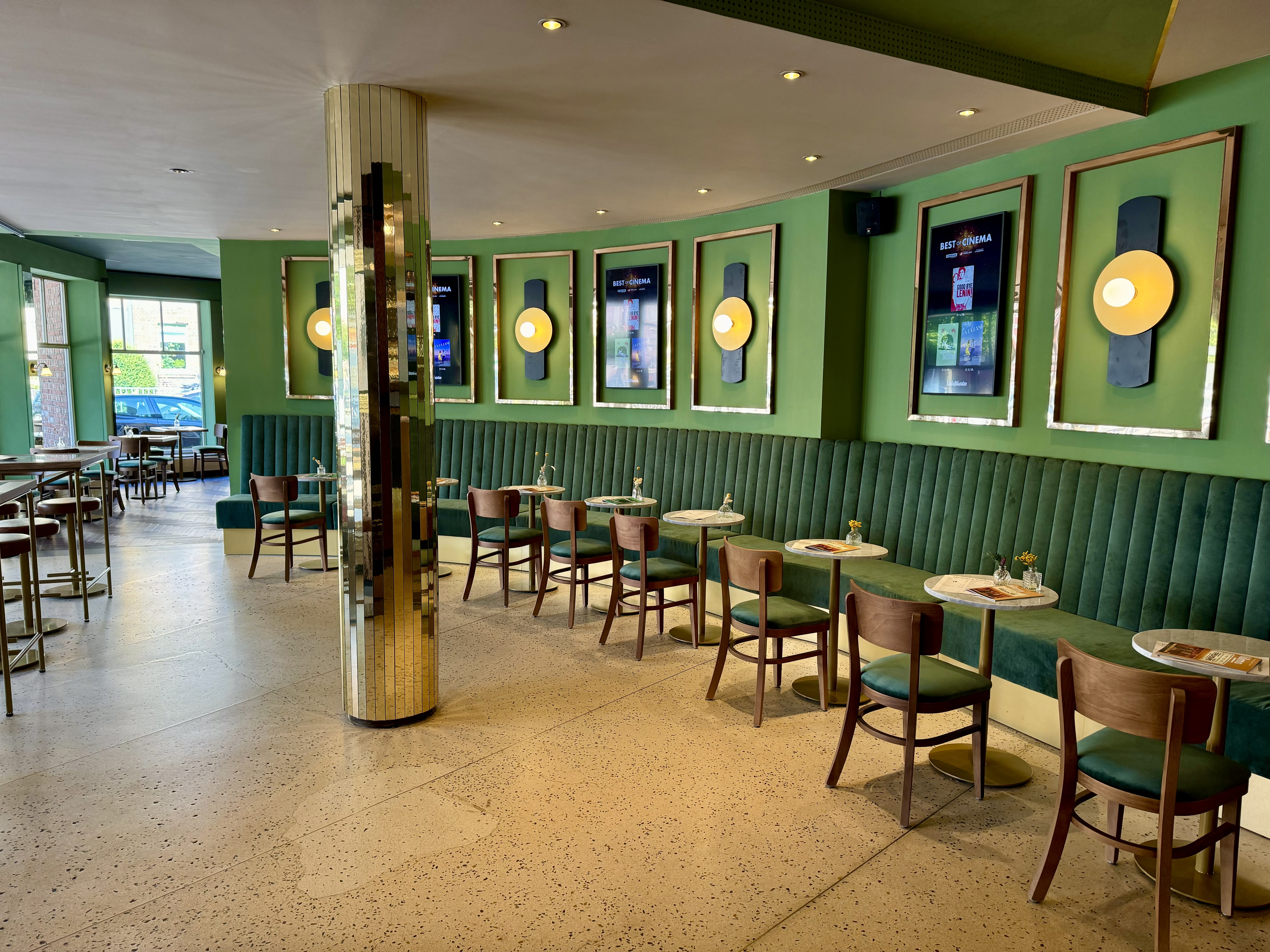 Café im Schloßtheater Foyer