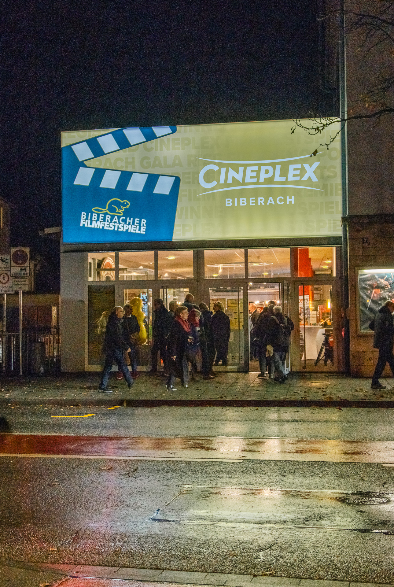 Außenansicht des Cineplex Biberach