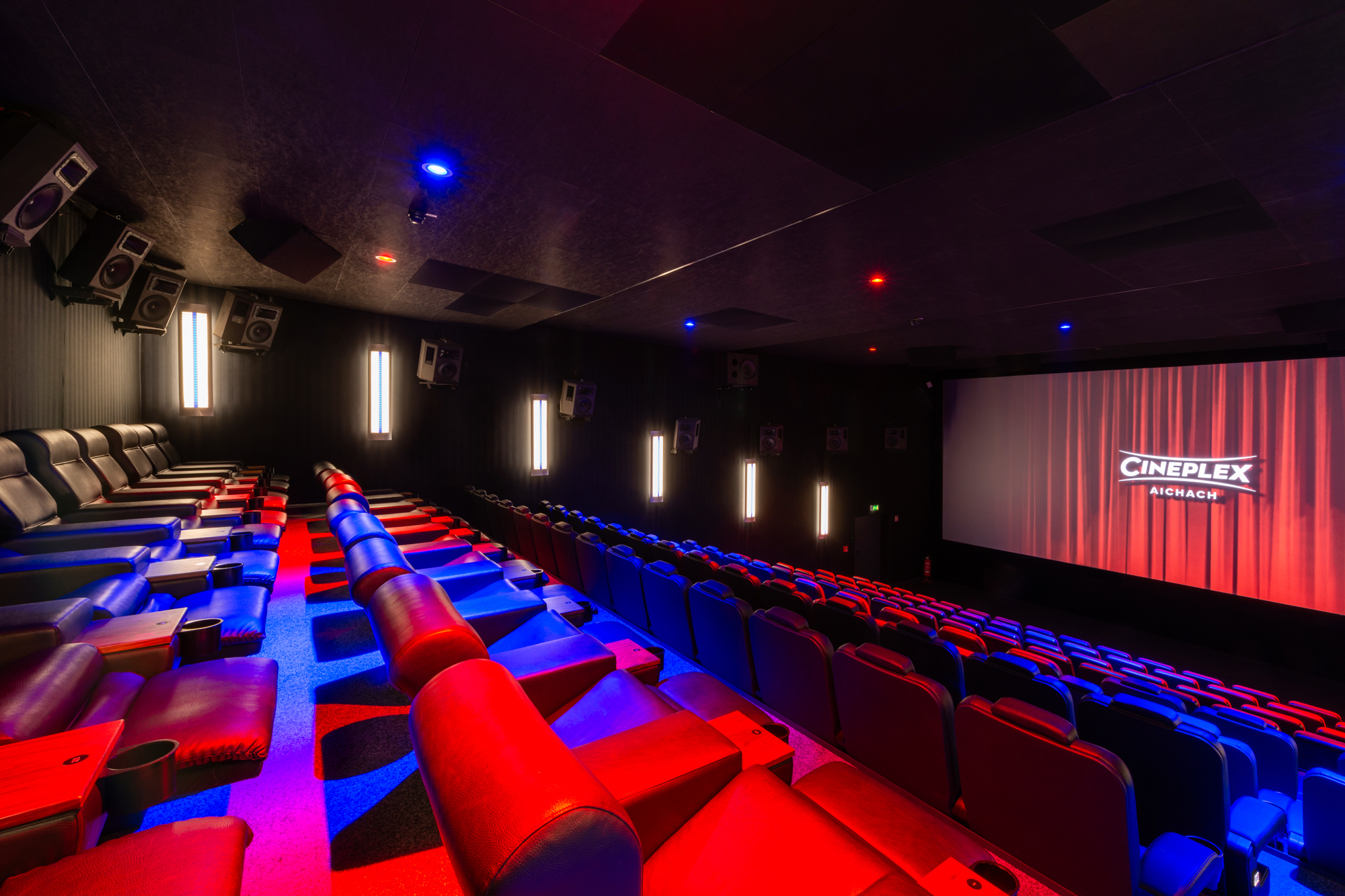 Aichach_Saal_05_side_back