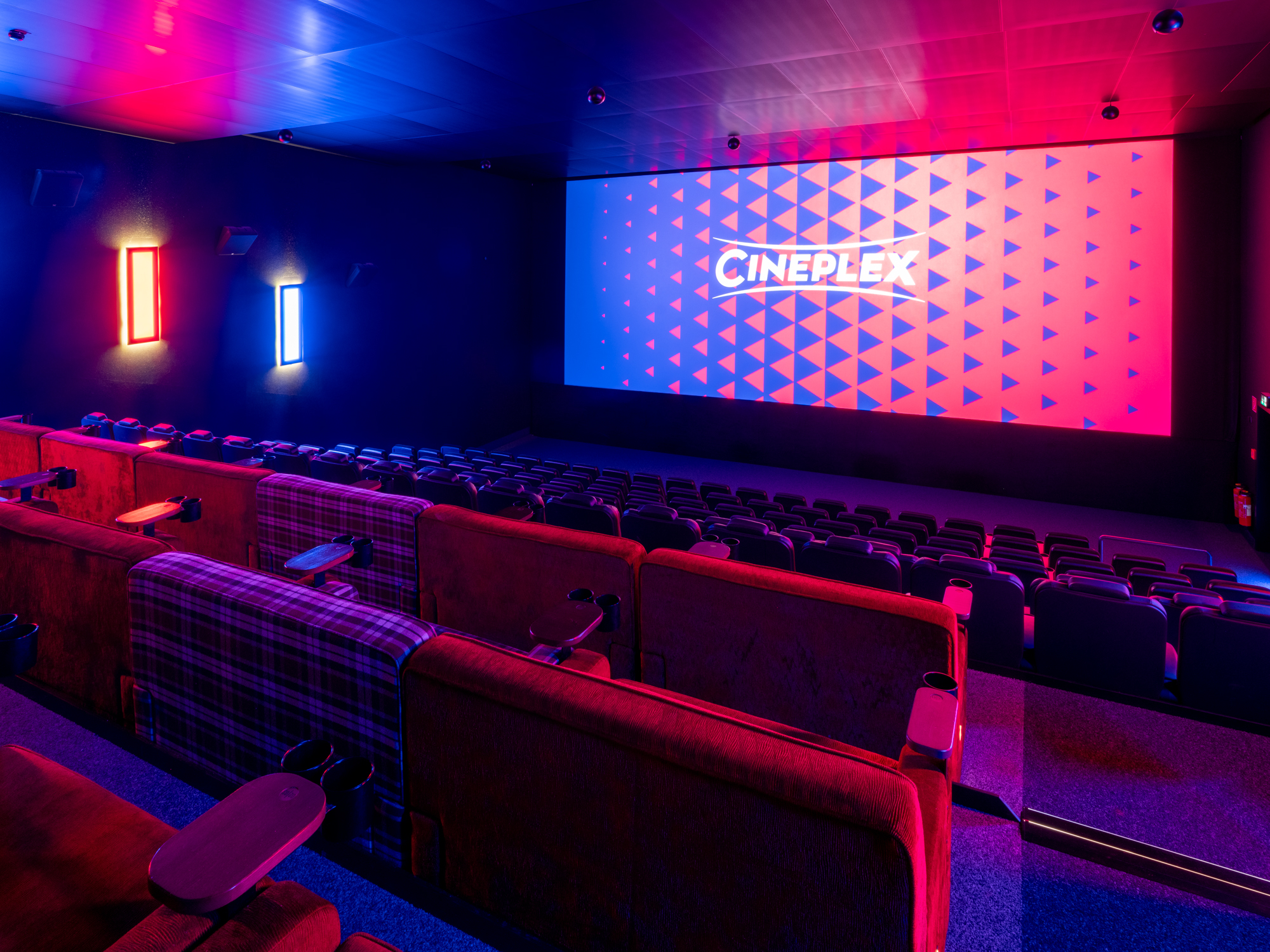 Penzing_Saal_8_back_couch1_HDR