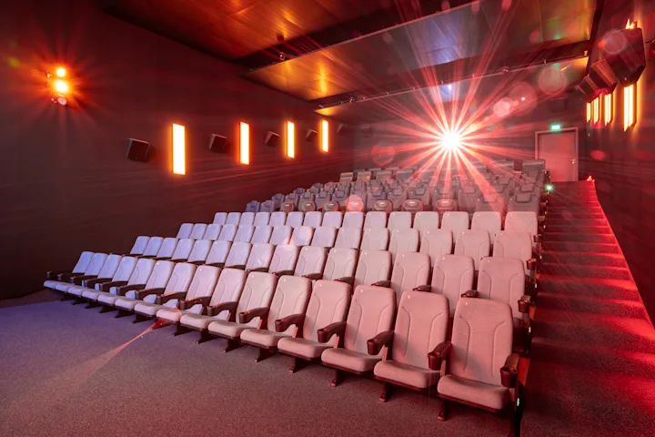 Penzing_Saal_2_front3_HDR