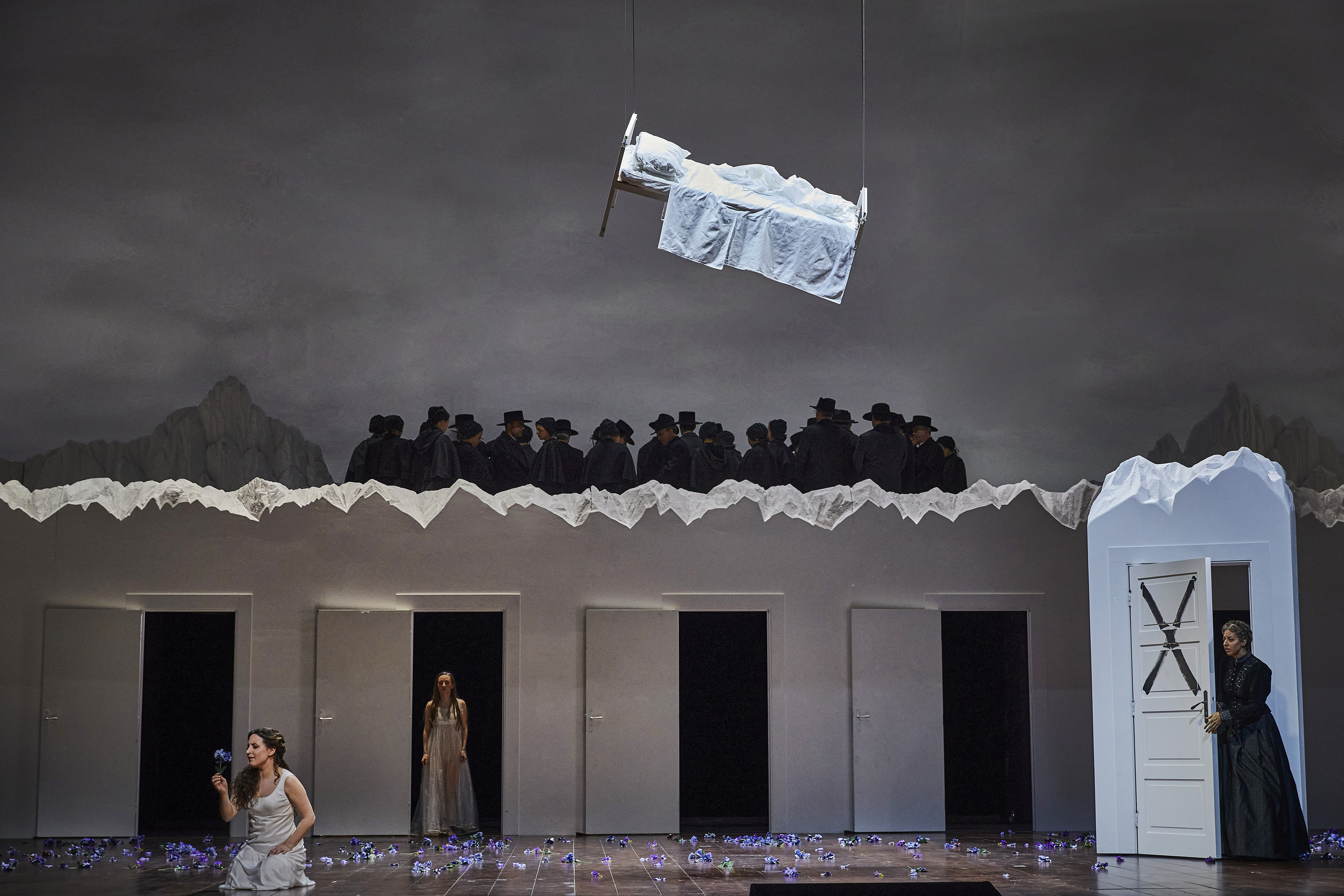 Szenenbild zu Met Opera 2025/26: Vincenzo Bellini La Sonnambula