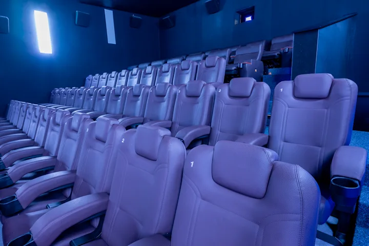 Penzing_Saal_7_front_side1