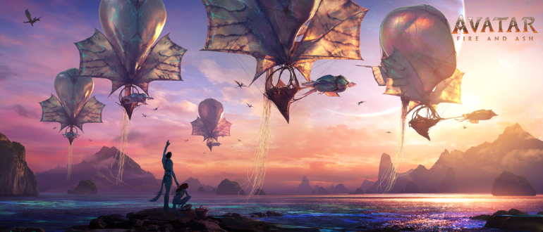 Hier sieht man eine Szene aus Avatar fire and Ash. der Himmel ist rötlich über dem Meehr. Im Himmel schweben eine Art Schiffe mit Flügeln und Ballons. 