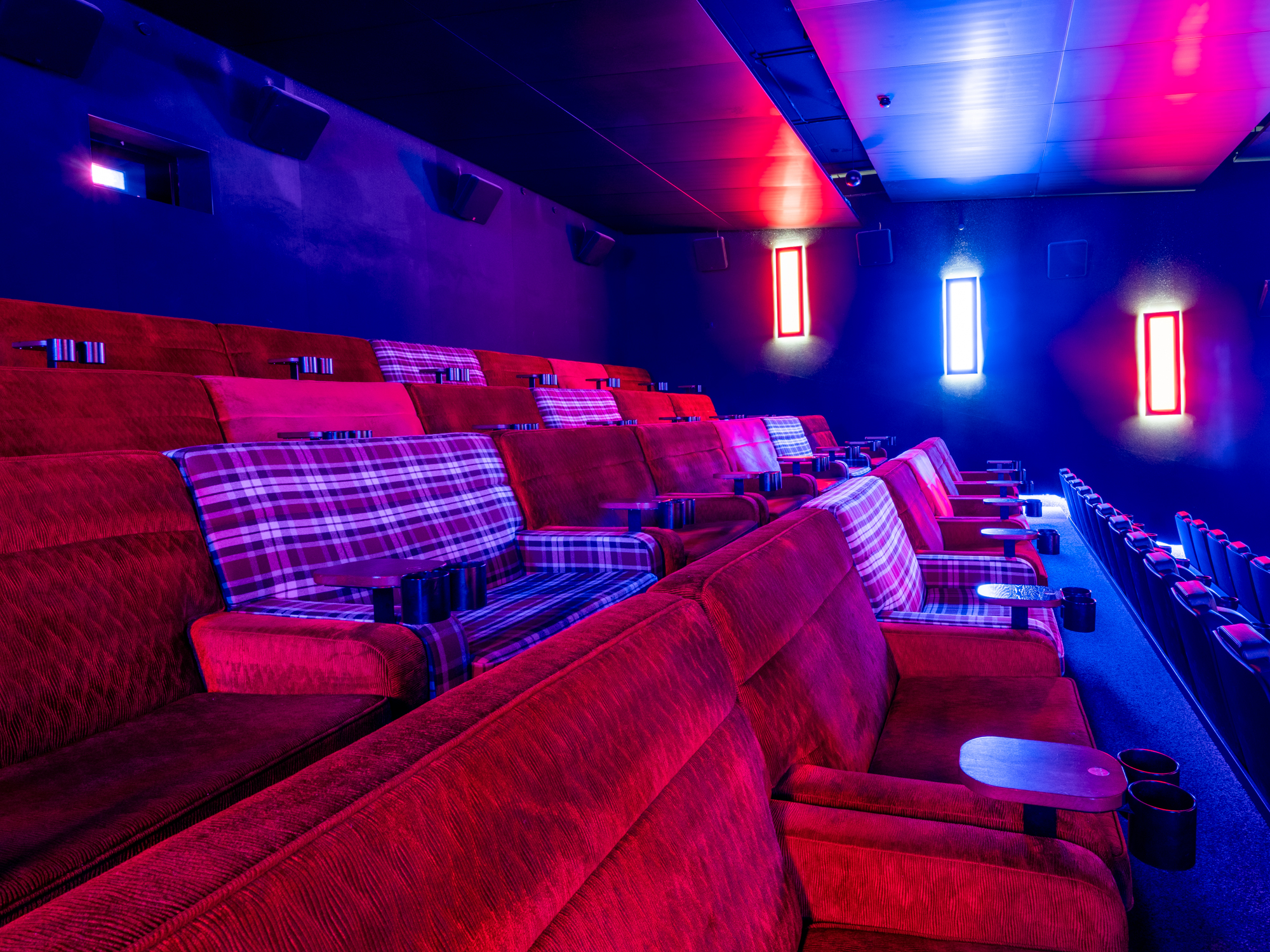 Penzing_Saal_8_side_couch1_HDR