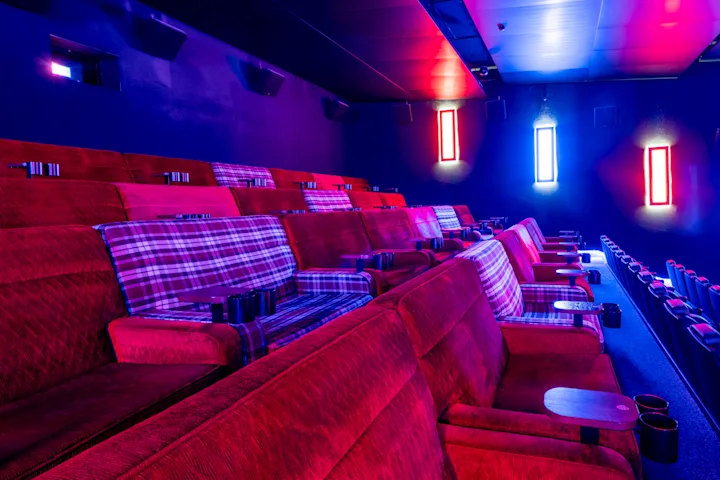 Penzing_Saal_8_side_couch1_HDR