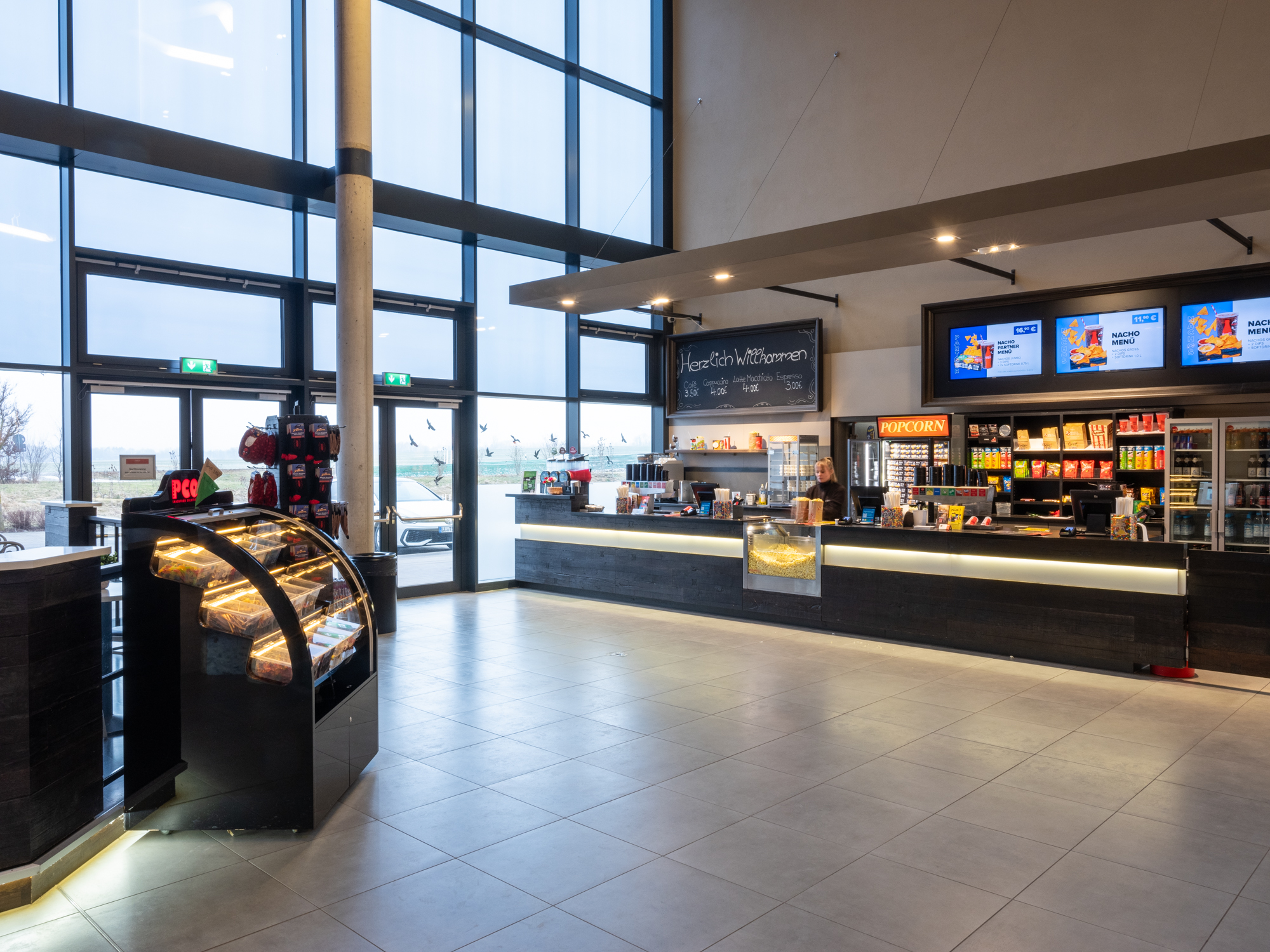 Penzing_foyer_counter