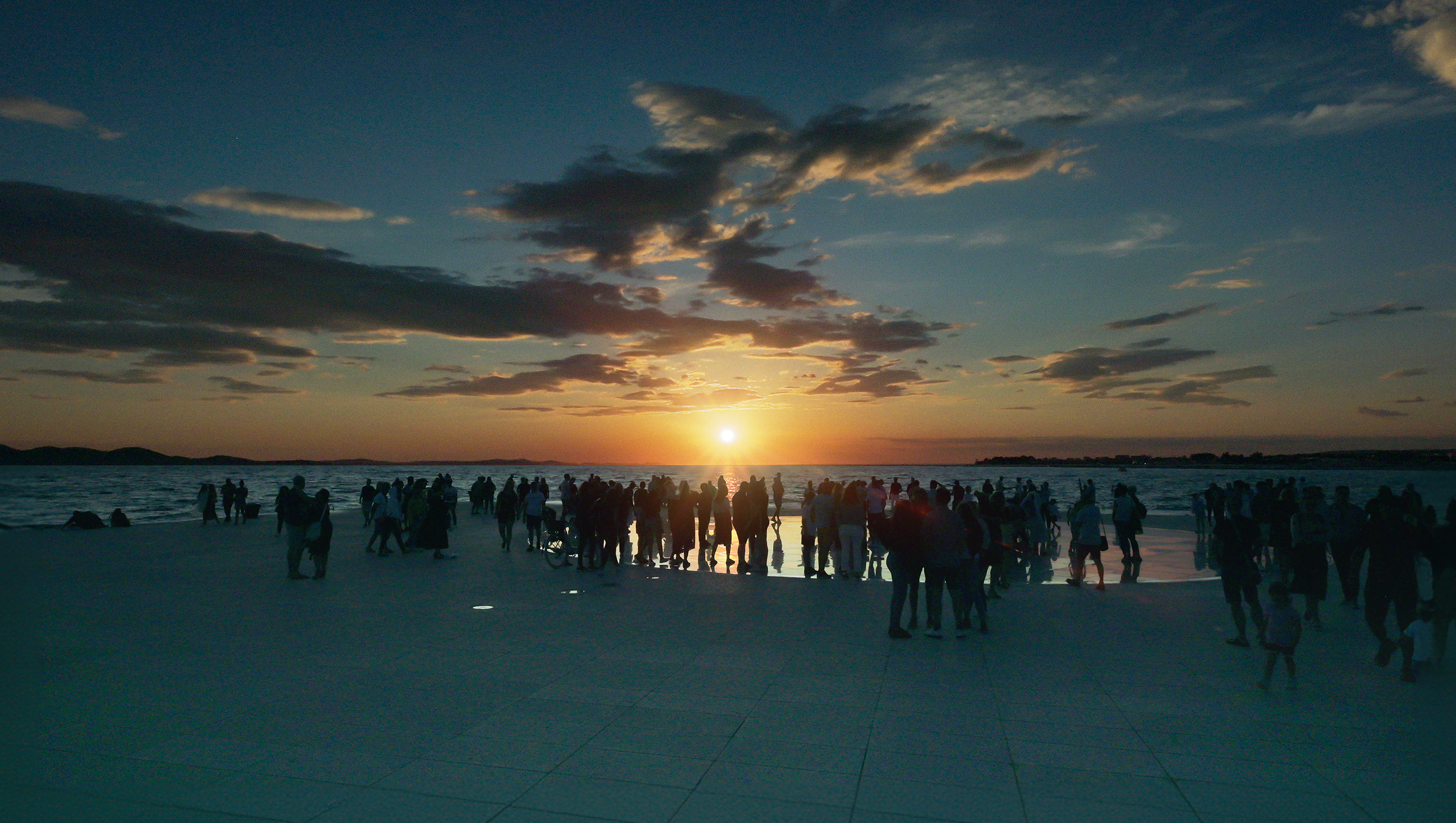 Szenenbild zu Weisheit des Glücks