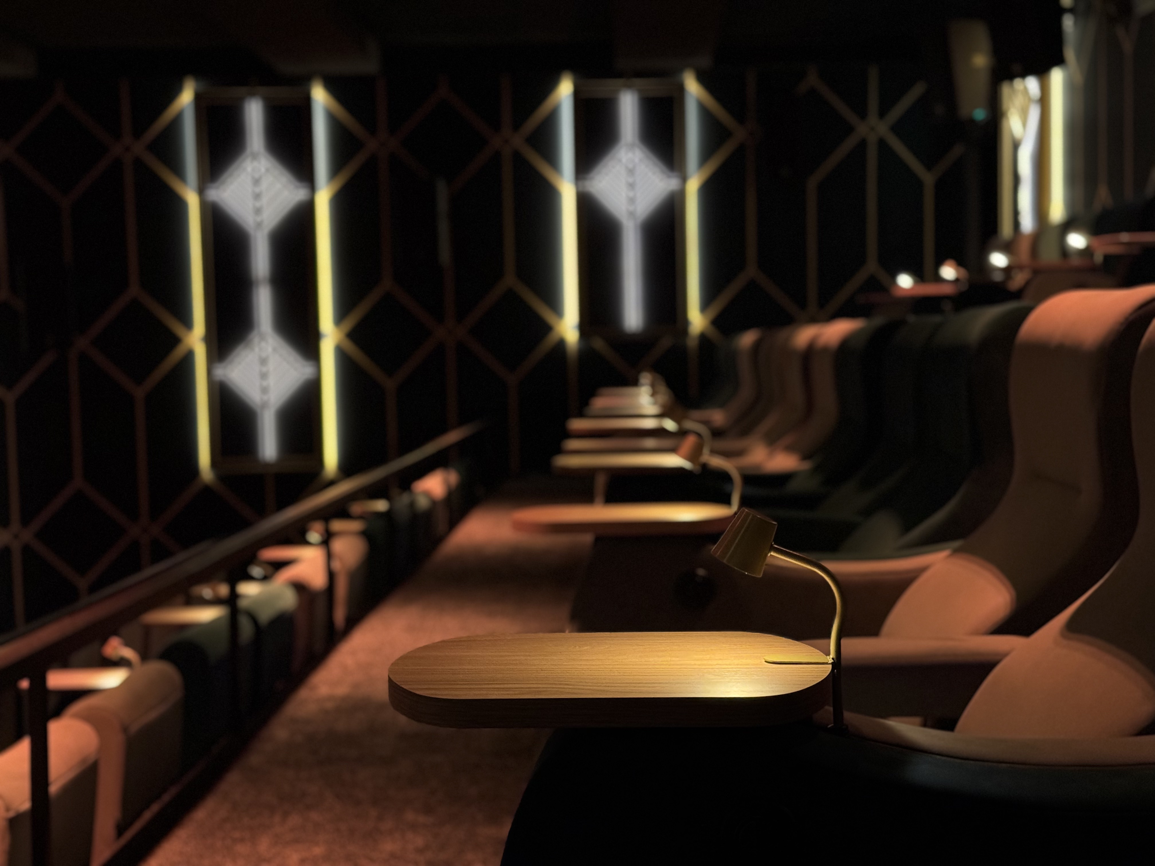 Stühle und Tische Saal 2