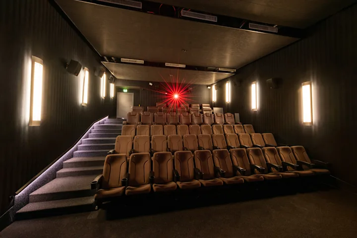 Aichach_Saal_04_front