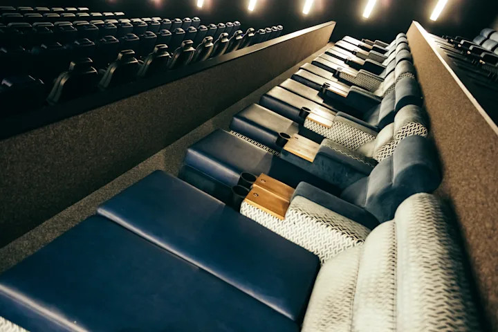 FUE_Saal_2_Liegesofa