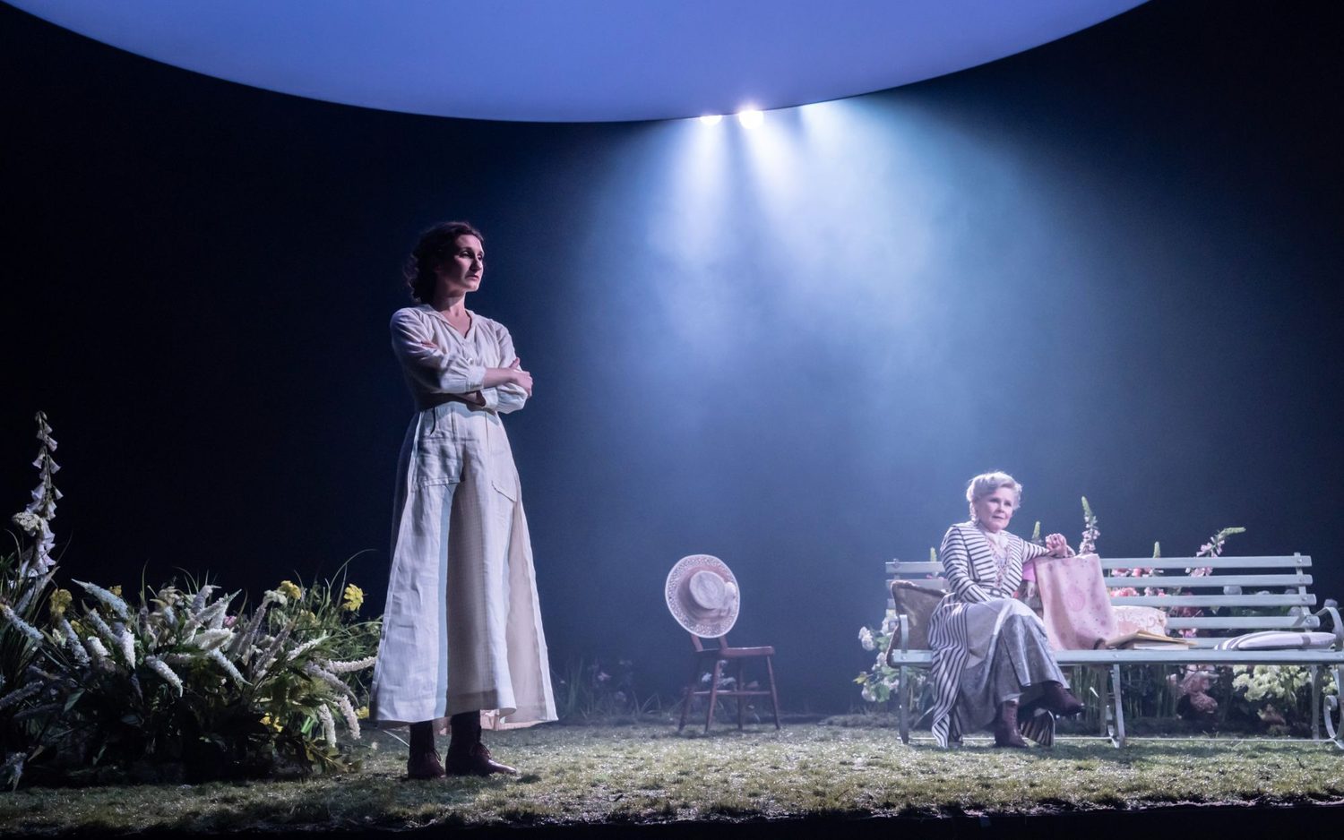 Szenenbild zu National Theatre London: Mrs. Warrens Profession