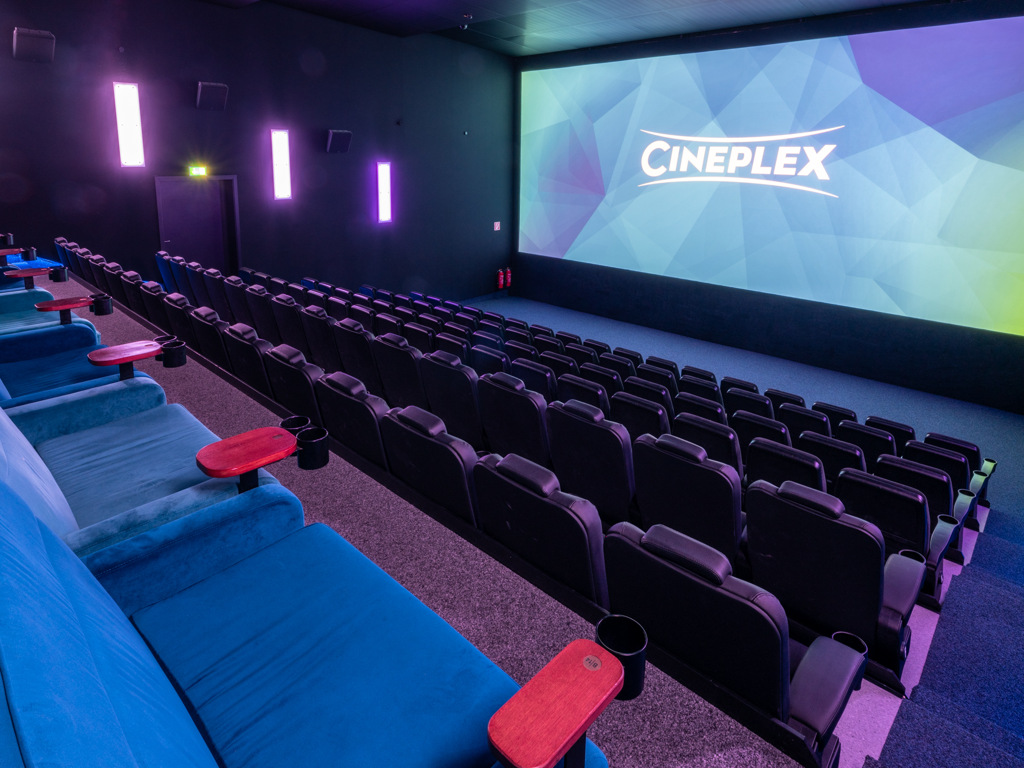 Penzing_Saal_10_back_couch2_HDR