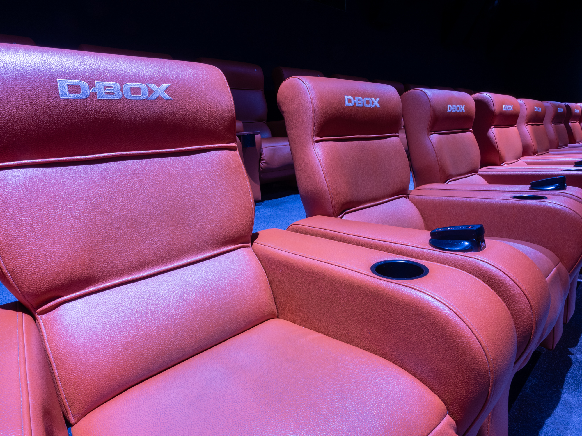 Meitingen_Saal_2_side_front_DBOX