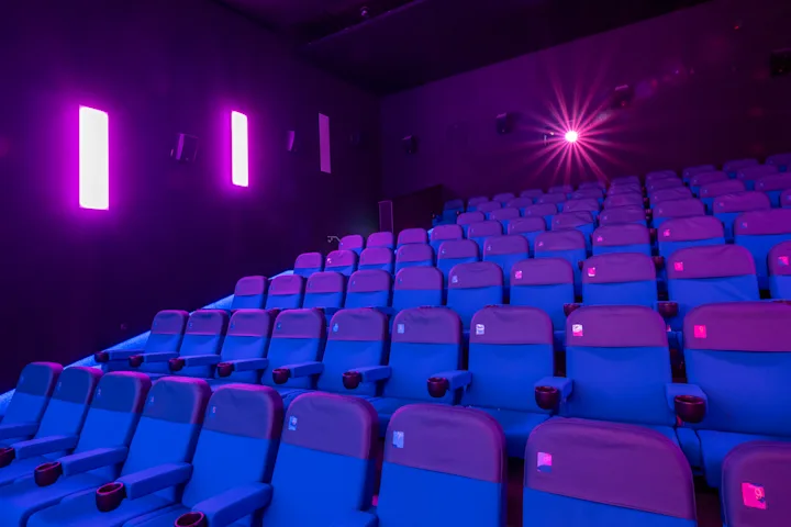 Penzing_Saal_6_front1