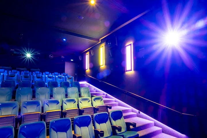 Meitingen_Saal_6_side_front_HDR