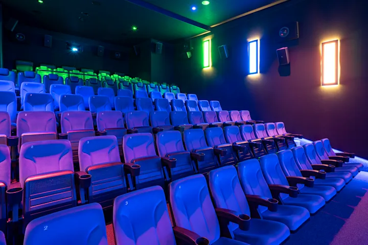 Meitingen_Saal_5_side_front1