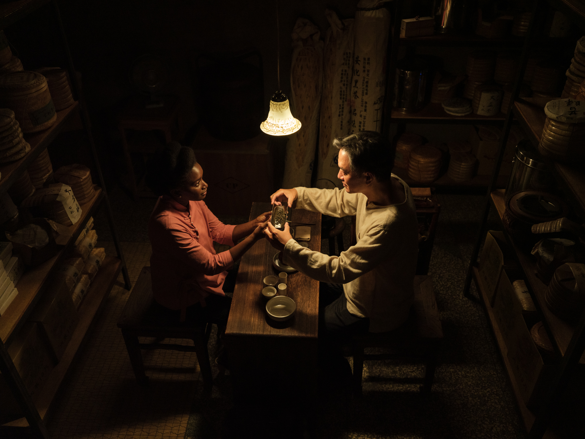 Szenenbild zu Black Tea