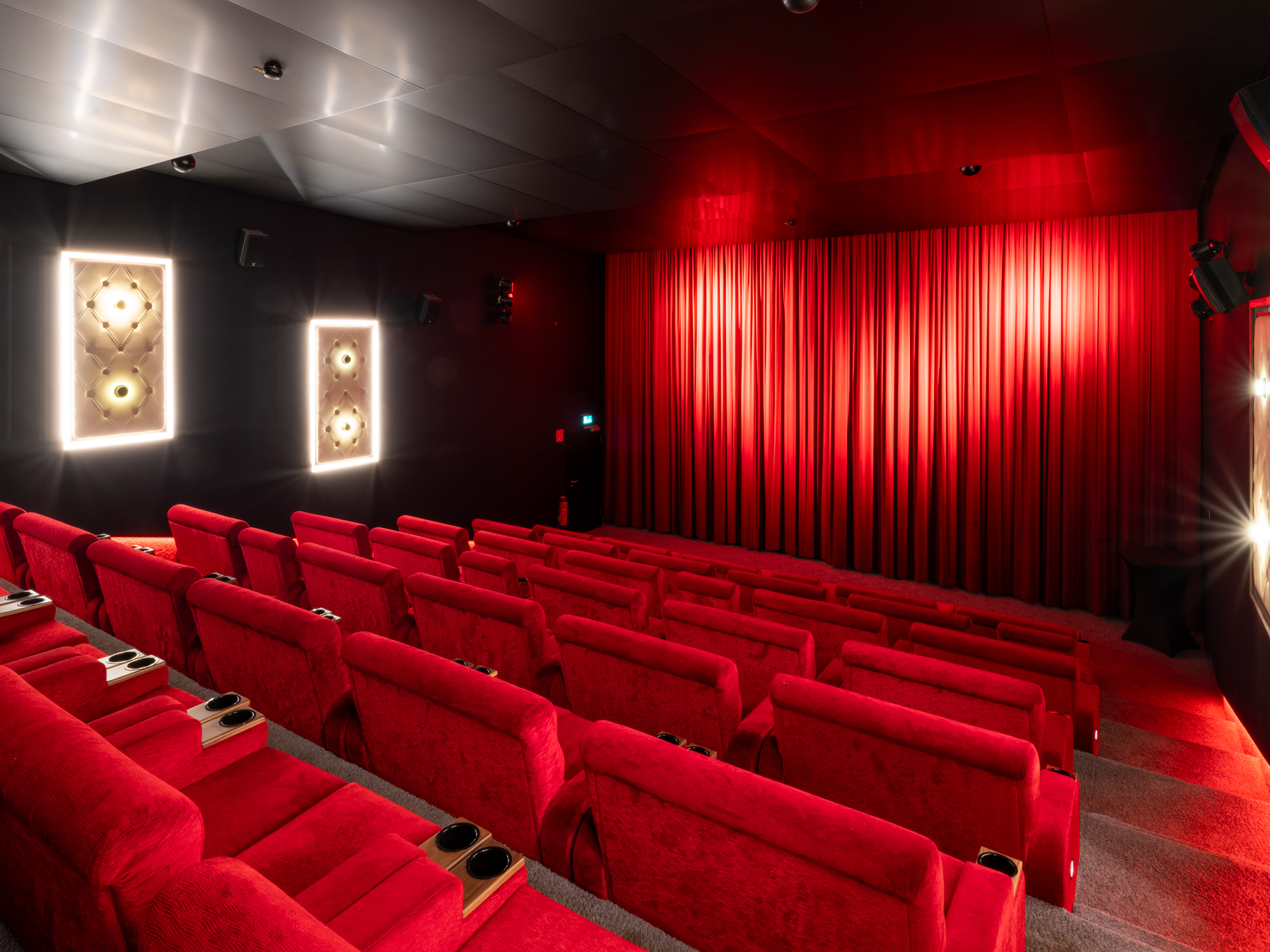 Penzing_Saal_11_LFL_back_HDR