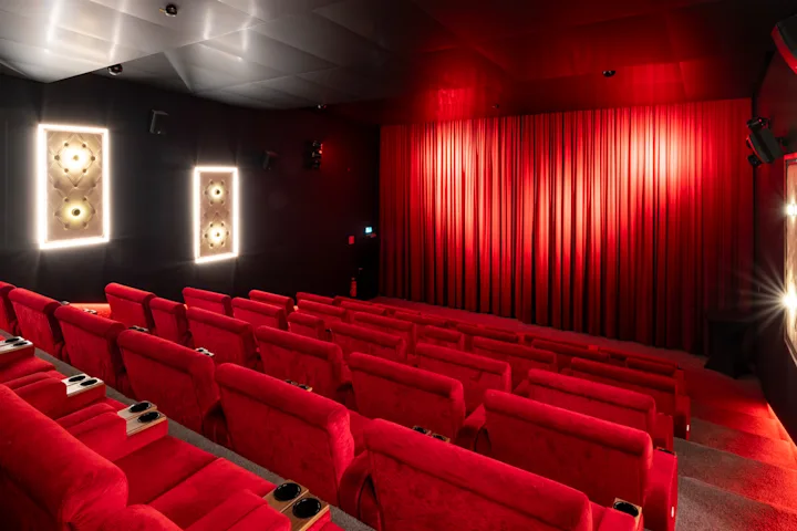 Penzing_Saal_11_LFL_back_HDR