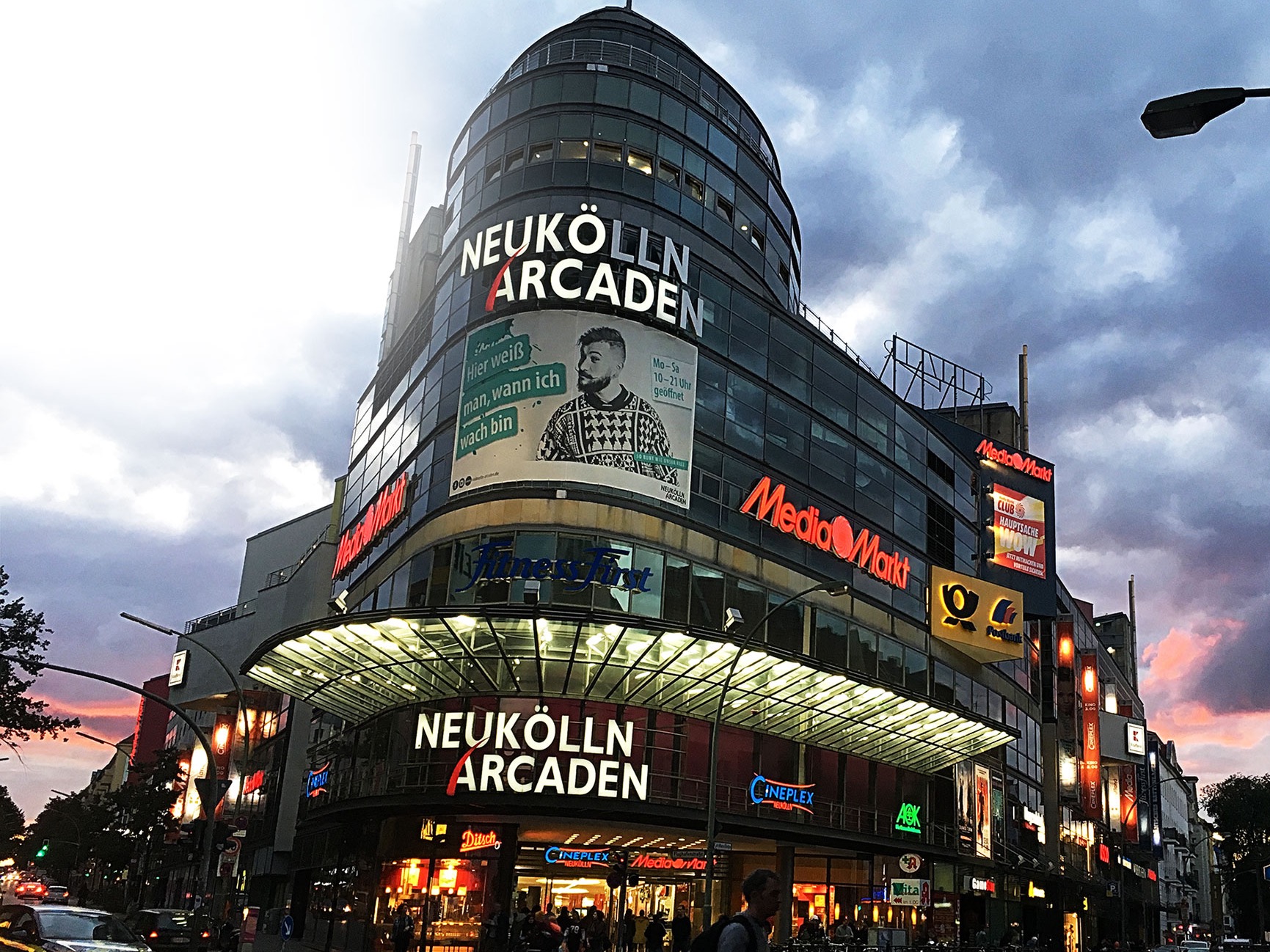 Neuklnn Arcaden außen