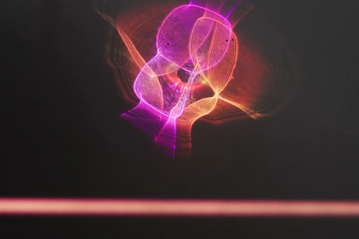 Szenenbild zu Tracing Light - Die Magie des Lichts