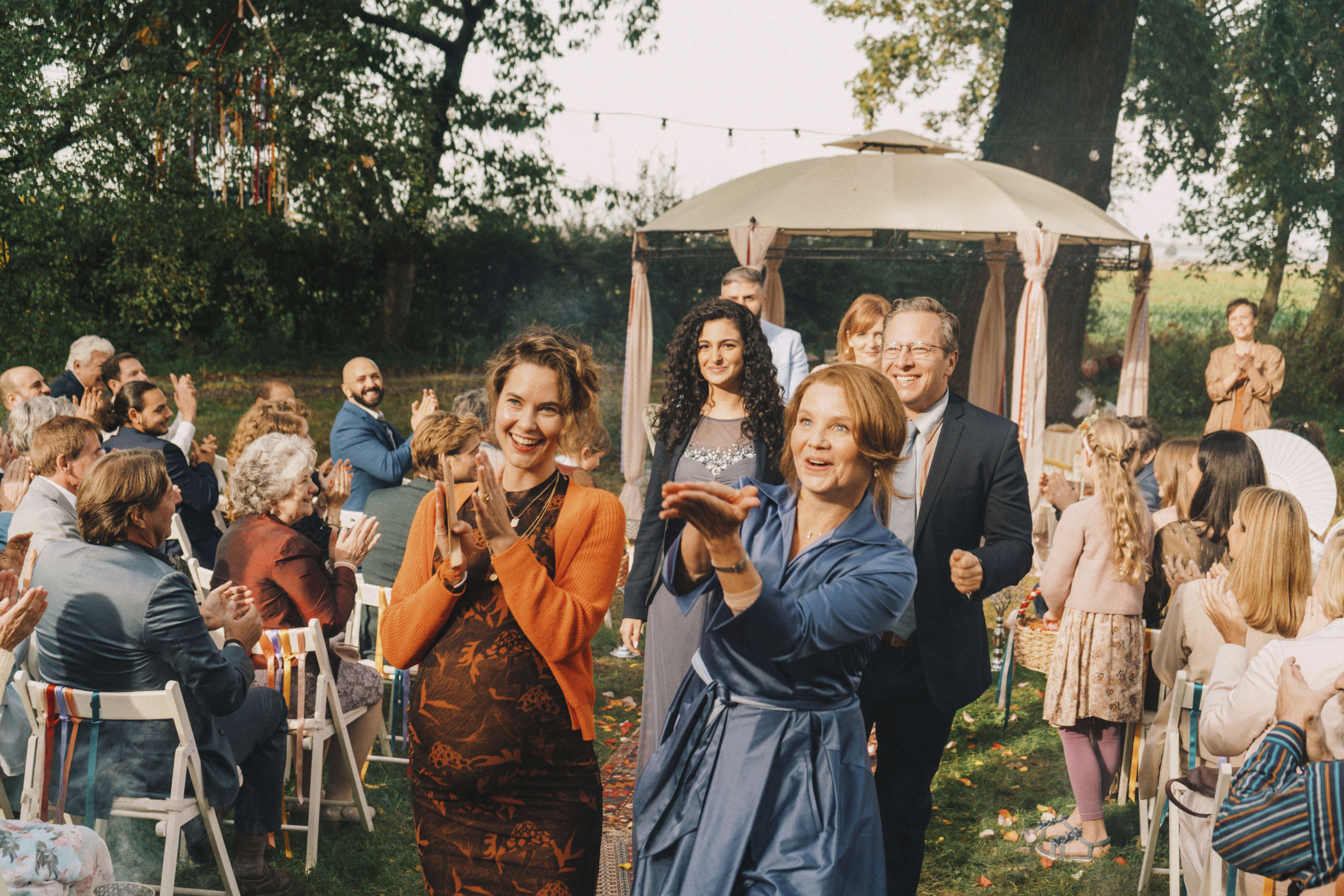 Szenenbild zu Feste & Freunde - Ein Hoch auf uns!