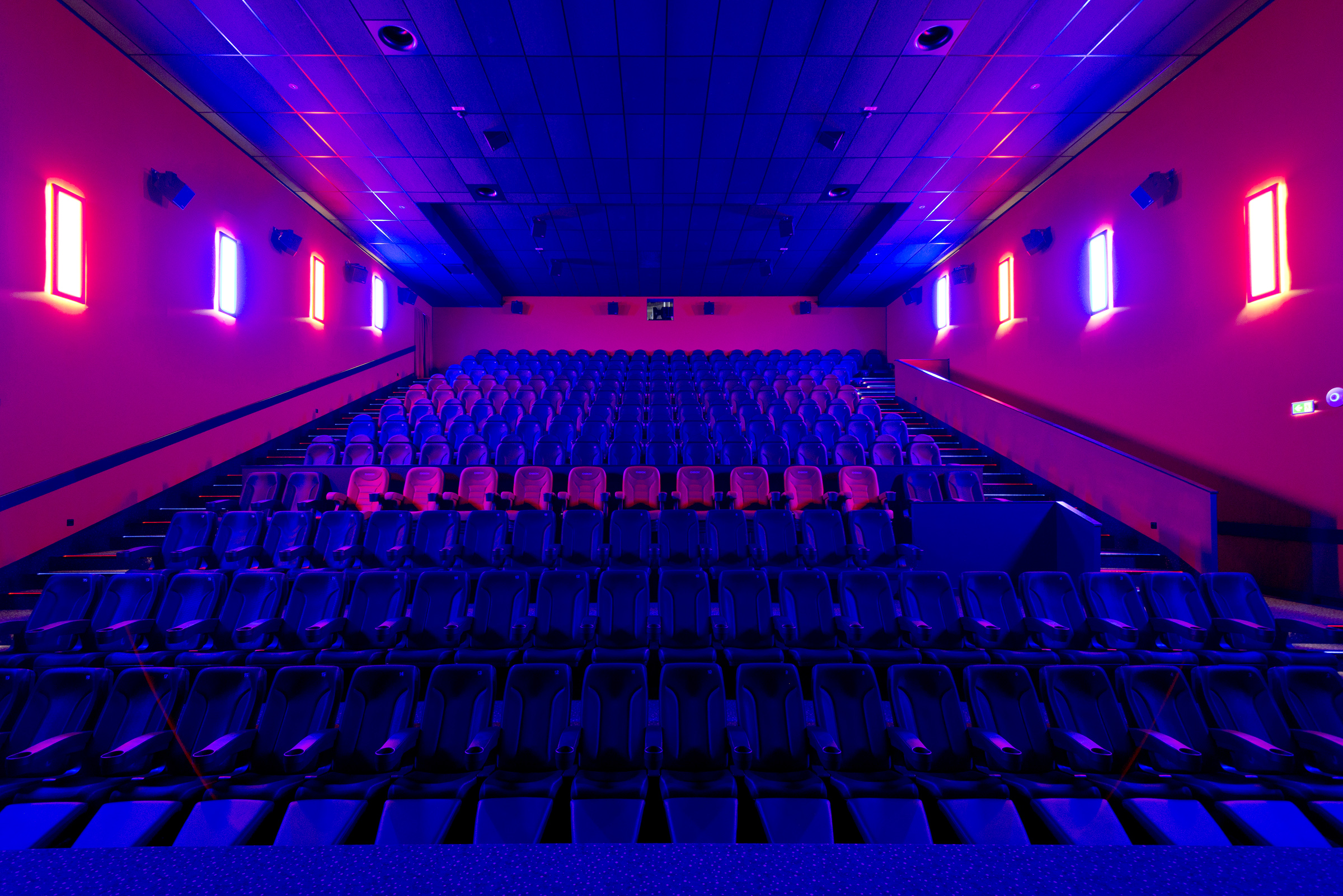 Foto vom Ultimate Saal im Cineplex Baunatal mit Blick auf die Sitz