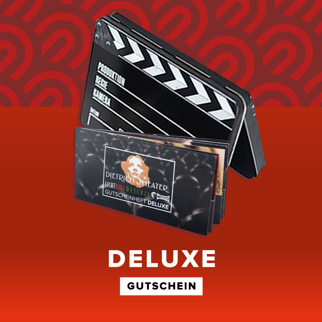 Gutscheinmotiv „Deluxe“ des Dietrich Theaters: Eine schwarze Filmklappe steht hinter einem edlen Gutscheinheft mit Kinosaal-Motiv und Logo. Der Hintergrund ist rot mit Muster. Unten steht „Deluxe Gutschein“.