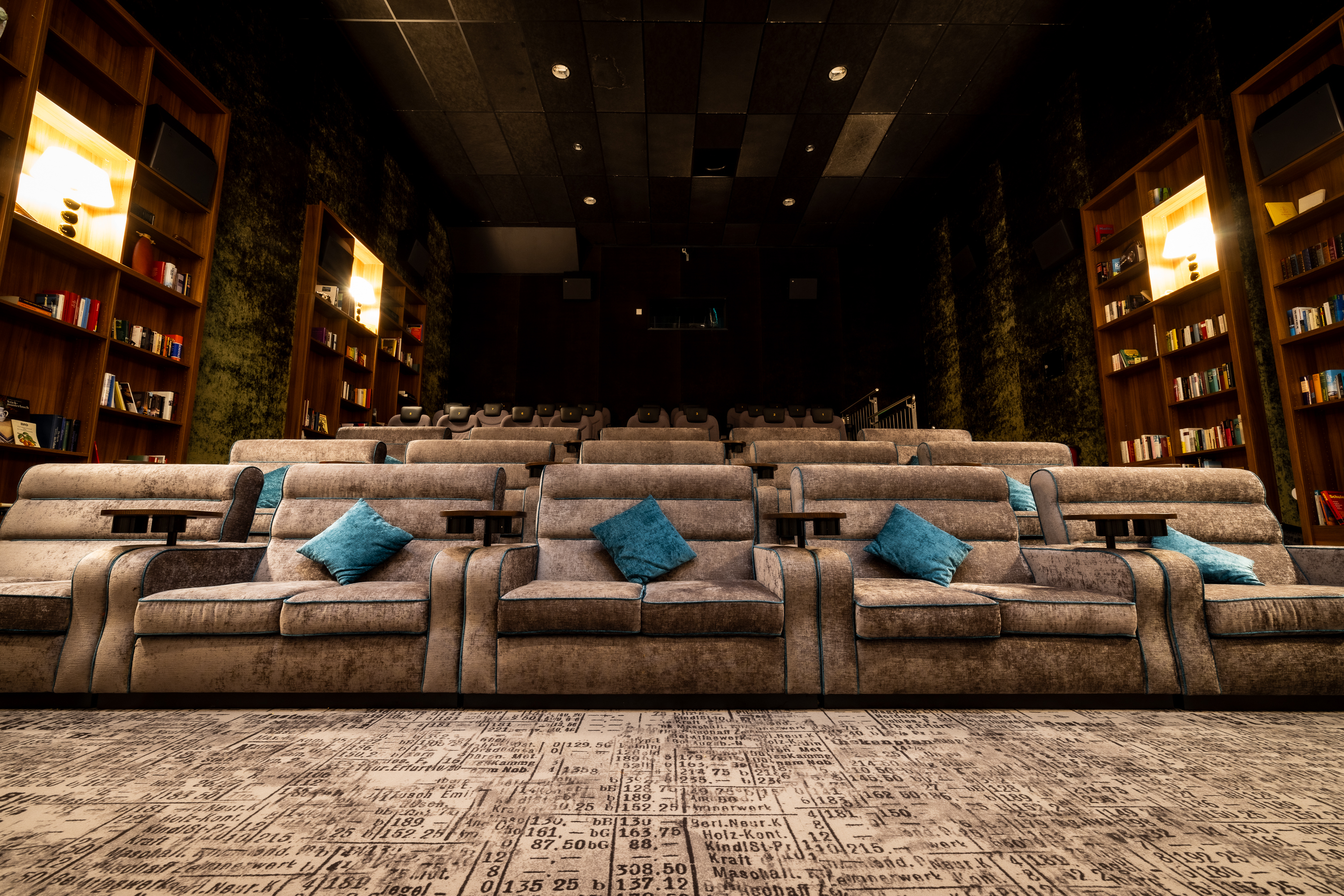 Kinosaal 7 in der vorderen Ansicht.