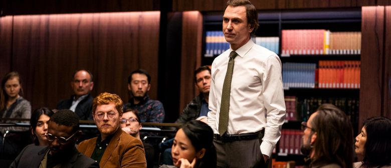 Szenenbild zu GOTT von Ferdinand von Schirach