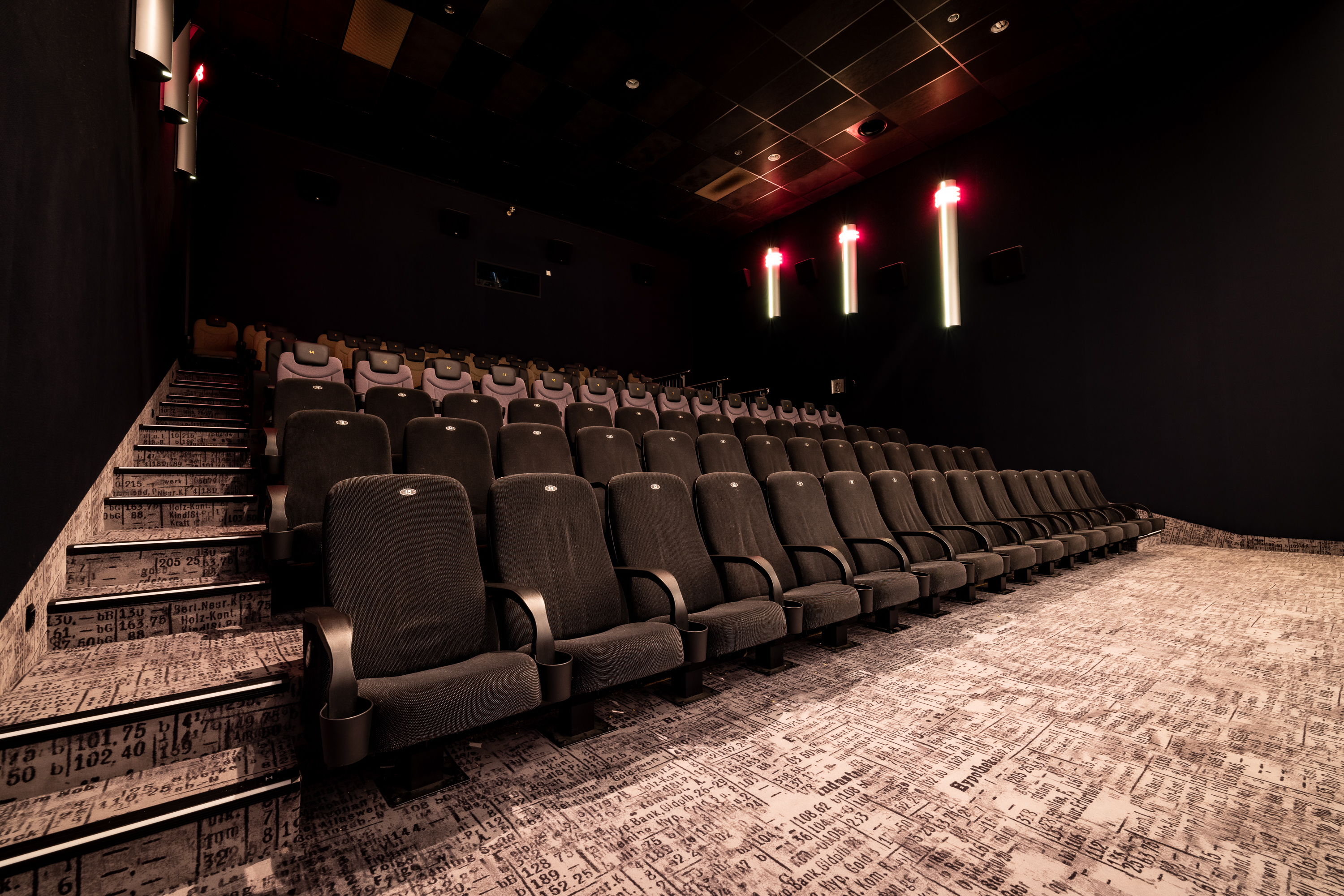 Kinosaal 3 in der vorderen Ansicht.