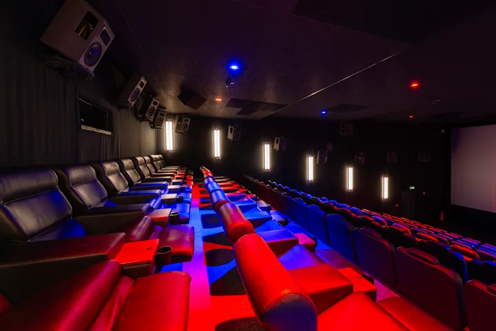 Aichach_Saal_05_side