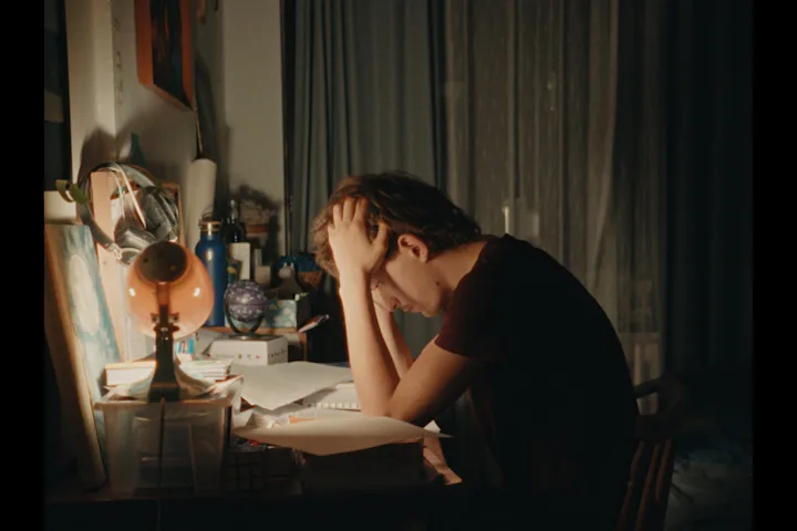 Szenenbild zu Eine Erklärung für alles