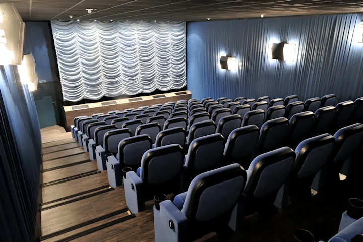 Der Saal 5 im Eden Palast - Saalansicht von hinten